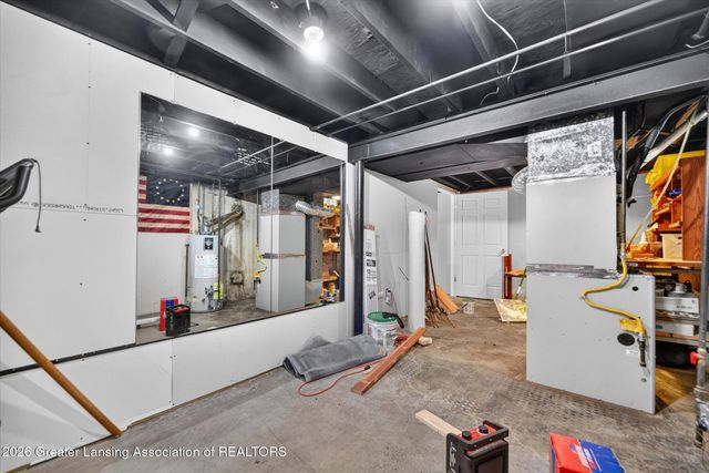 2427 Mark Avenue, Lansing, MI 48912