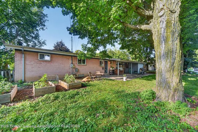 2427 Mark Avenue, Lansing, MI 48912