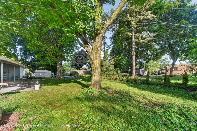 2427 Mark Avenue, Lansing, MI 48912