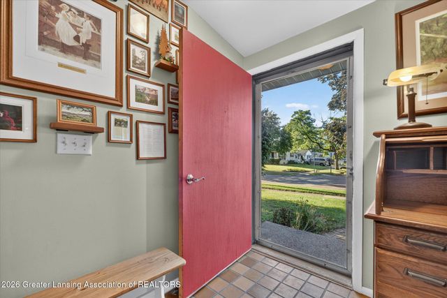 2427 Mark Avenue, Lansing, MI 48912
