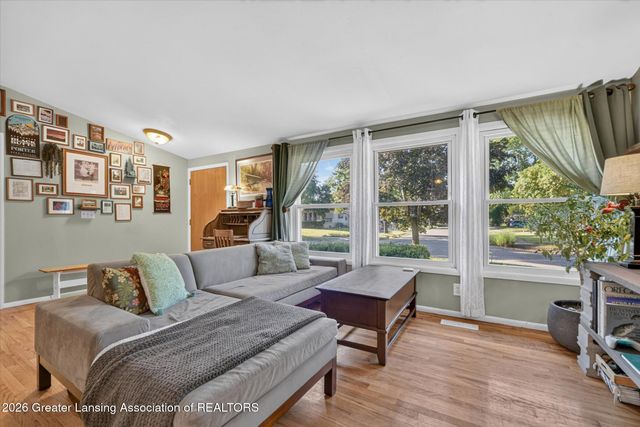 2427 Mark Avenue, Lansing, MI 48912