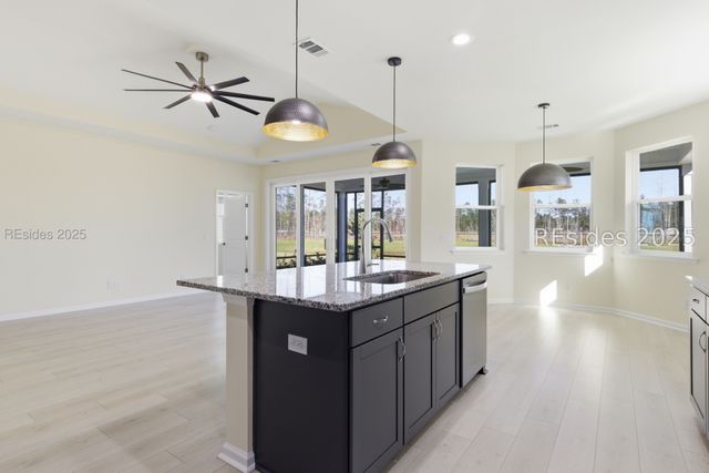 90 Fins Right Ln, Hardeeville, SC 29927