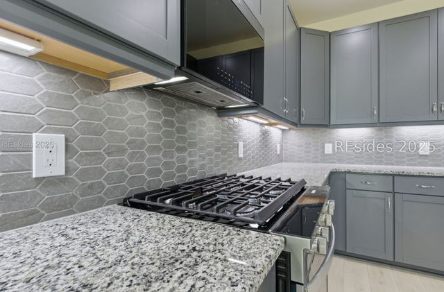 90 Fins Right Ln, Hardeeville, SC 29927