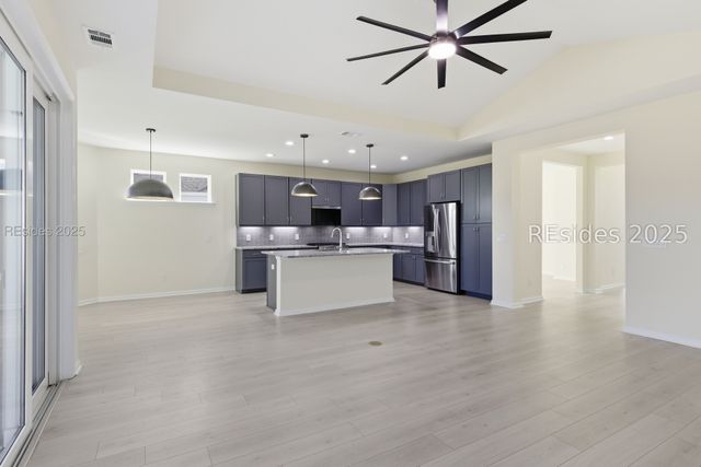 90 Fins Right Ln, Hardeeville, SC 29927