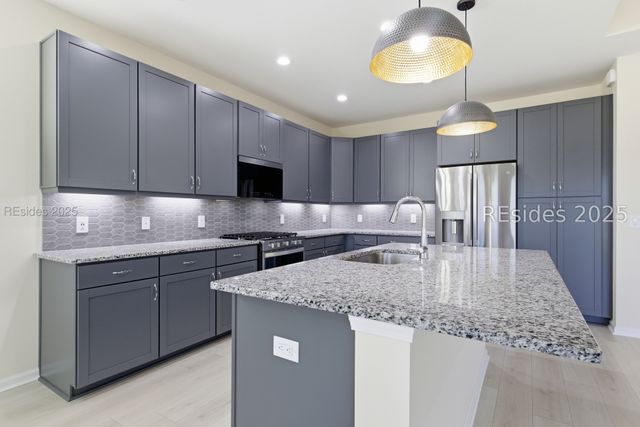 90 Fins Right Ln, Hardeeville, SC 29927