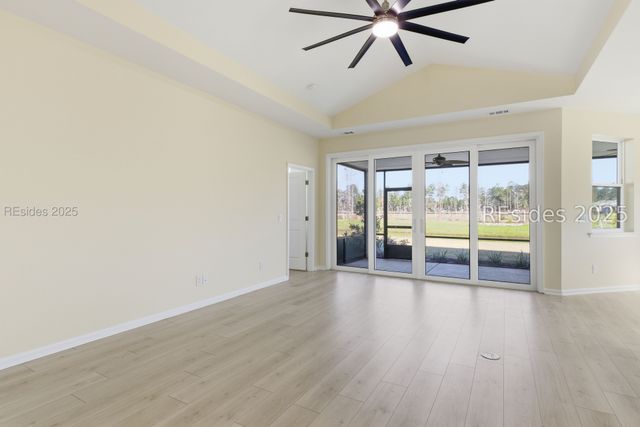 90 Fins Right Ln, Hardeeville, SC 29927