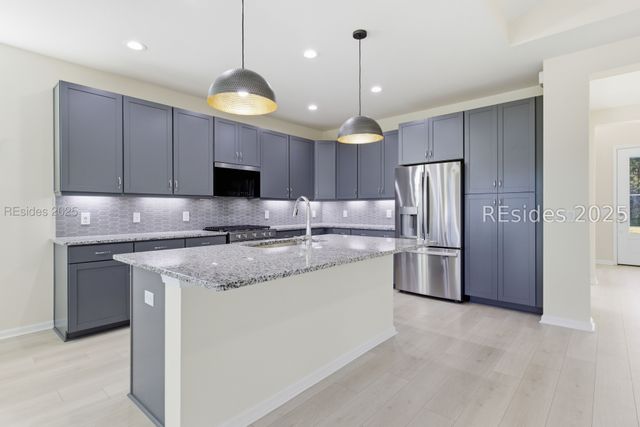 90 Fins Right Ln, Hardeeville, SC 29927