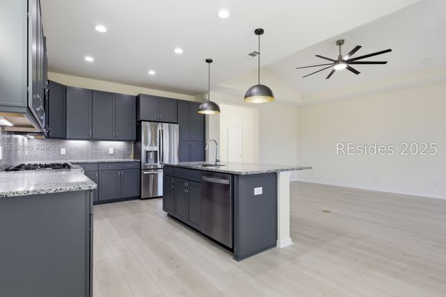 90 Fins Right Ln, Hardeeville, SC 29927