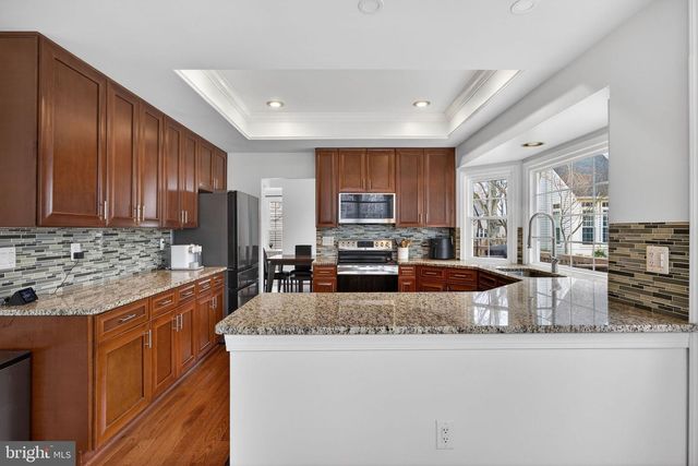 5812 STONE CREEK DR, Centreville, VA 20120