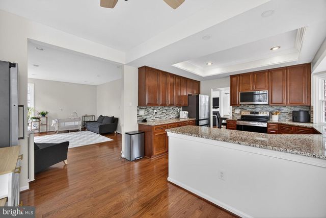 5812 STONE CREEK DR, Centreville, VA 20120