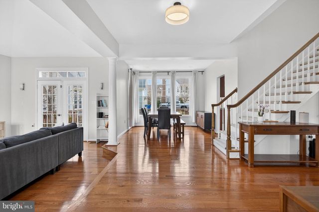 5812 STONE CREEK DR, Centreville, VA 20120