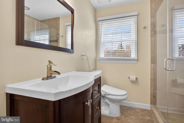 5812 STONE CREEK DR, Centreville, VA 20120