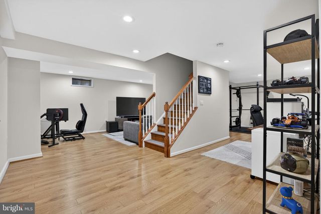 5812 STONE CREEK DR, Centreville, VA 20120