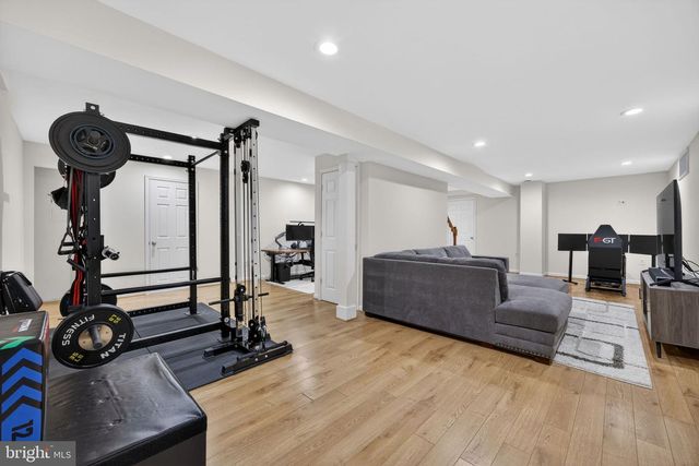 5812 STONE CREEK DR, Centreville, VA 20120