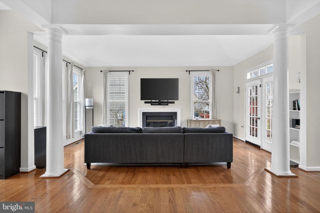 5812 STONE CREEK DR, Centreville, VA 20120