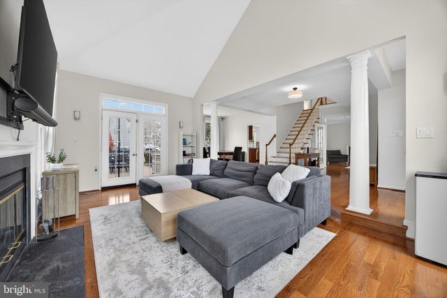 5812 STONE CREEK DR, Centreville, VA 20120