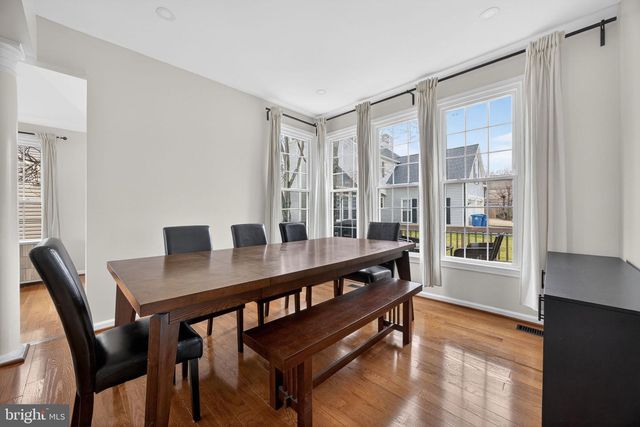 5812 STONE CREEK DR, Centreville, VA 20120