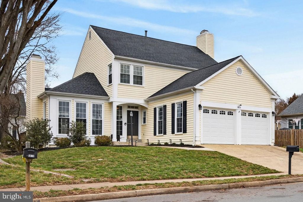 Image 1 of property listing at 5812 STONE CREEK DR, Centreville, VA 20120