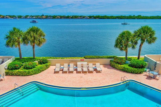 134 Lakeshore Drive T13, North Palm Beach, FL 33408