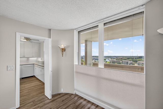 134 Lakeshore Drive T13, North Palm Beach, FL 33408