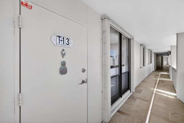 134 Lakeshore Drive T13, North Palm Beach, FL 33408