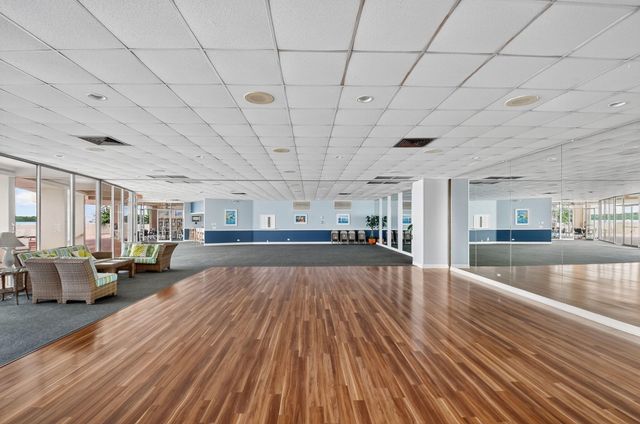 134 Lakeshore Drive T13, North Palm Beach, FL 33408