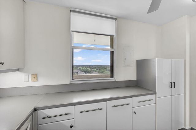 134 Lakeshore Drive T13, North Palm Beach, FL 33408