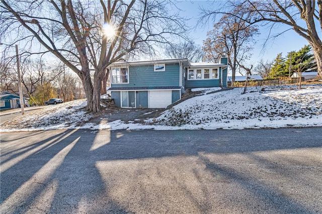 124 N Arlington Avenue, Independence, MO 64053