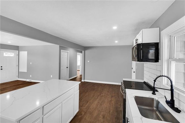 124 N Arlington Avenue, Independence, MO 64053