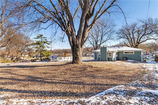 124 N Arlington Avenue, Independence, MO 64053