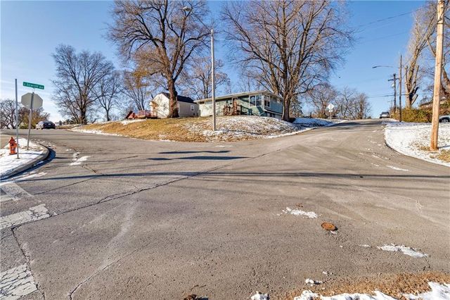 124 N Arlington Avenue, Independence, MO 64053