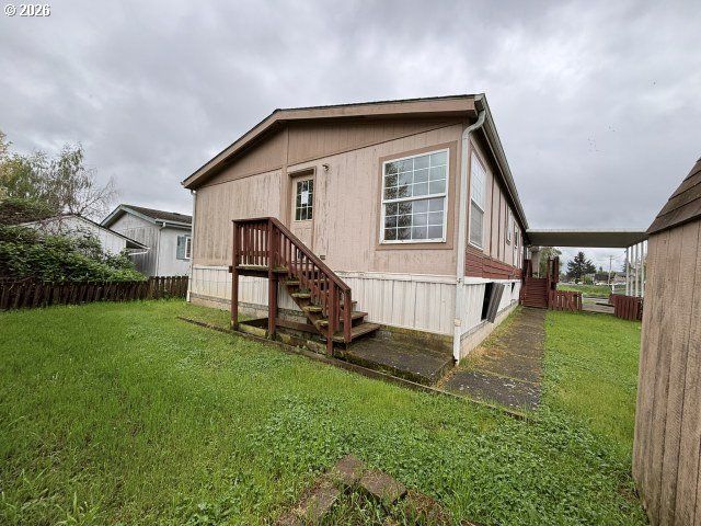 420 E 9TH Ave, Junction City, OR 97448