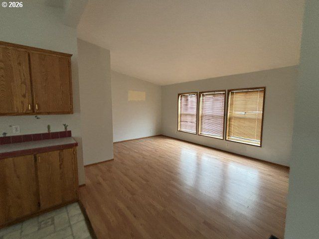 420 E 9TH Ave, Junction City, OR 97448