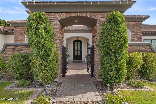 5827 S MARIN Court, Gilbert, AZ 85298