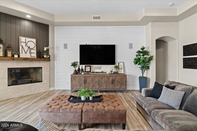 5827 S MARIN Court, Gilbert, AZ 85298