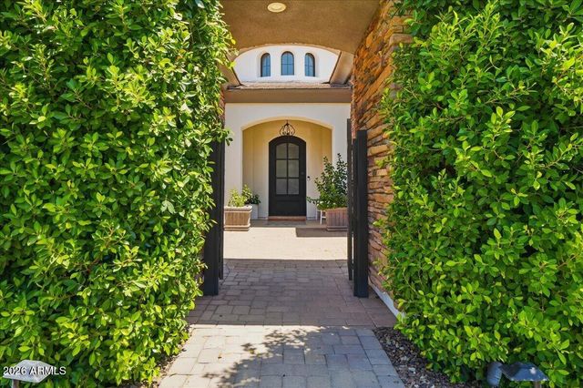 5827 S MARIN Court, Gilbert, AZ 85298