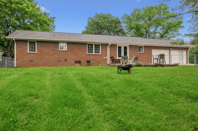 979 S Main St, S, Eagleville, TN 37060