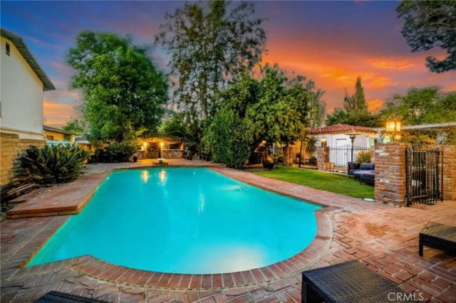 15401 Saticoy Street, Van Nuys, CA 91406