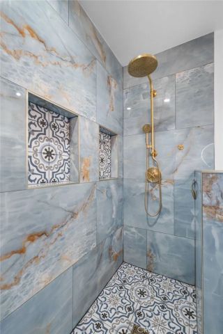 15401 Saticoy Street, Van Nuys, CA 91406