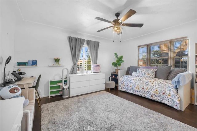 15401 Saticoy Street, Van Nuys, CA 91406