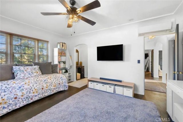 15401 Saticoy Street, Van Nuys, CA 91406