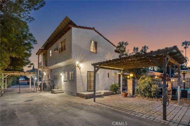 15401 Saticoy Street, Van Nuys, CA 91406