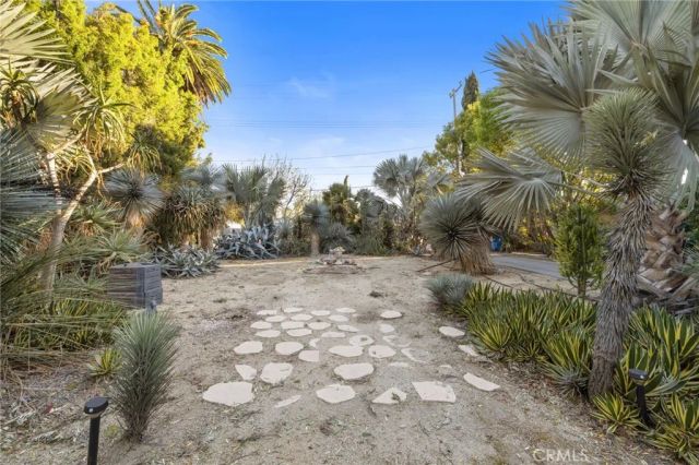15401 Saticoy Street, Van Nuys, CA 91406