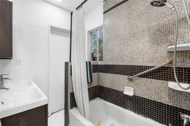 15401 Saticoy Street, Van Nuys, CA 91406