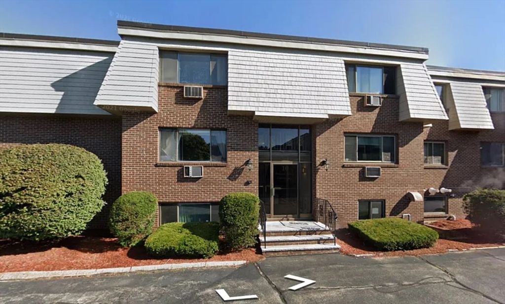 10 Hallmark Gardens 8, Burlington, MA 01803