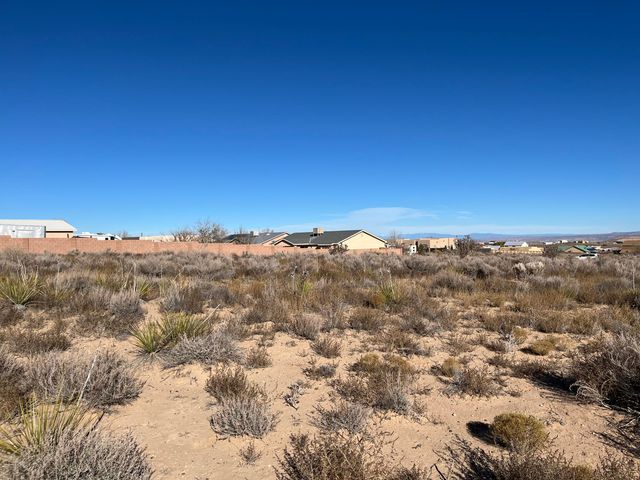 513 8th Street NE, Rio Rancho, NM 87124