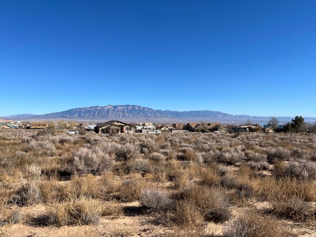 513 8th Street NE, Rio Rancho, NM 87124