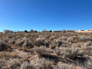 513 8th Street NE, Rio Rancho, NM 87124