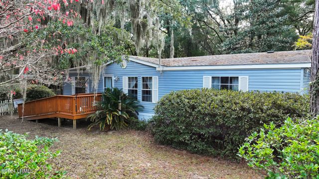 21 Mixon Road, St. Helena Island, SC 29920