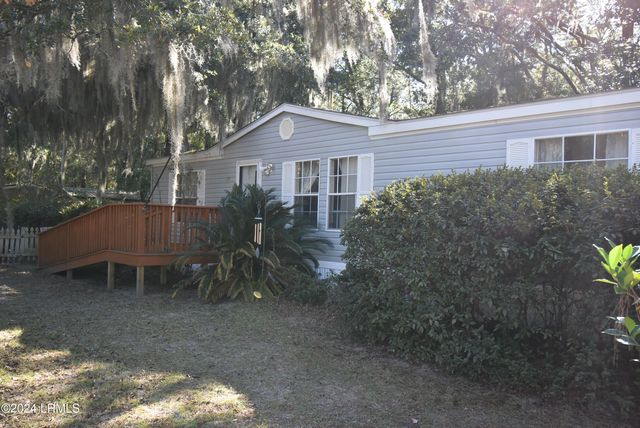 21 Mixon Road, St. Helena Island, SC 29920